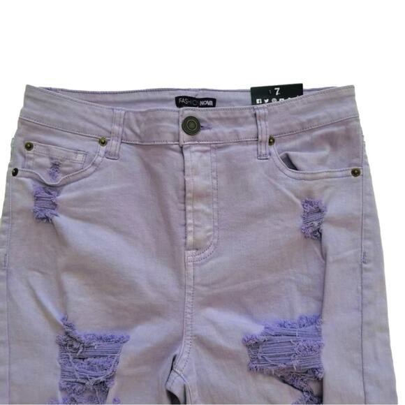 Fashion Nova Lilac Purple Mystery Girl Distressed Bermuda Jean Shorts Size 7 NEW - Picture 6 of 12